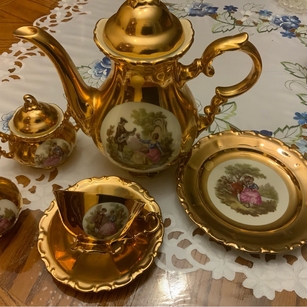 COFFEE , TEA SERVICE GOLD TRIM